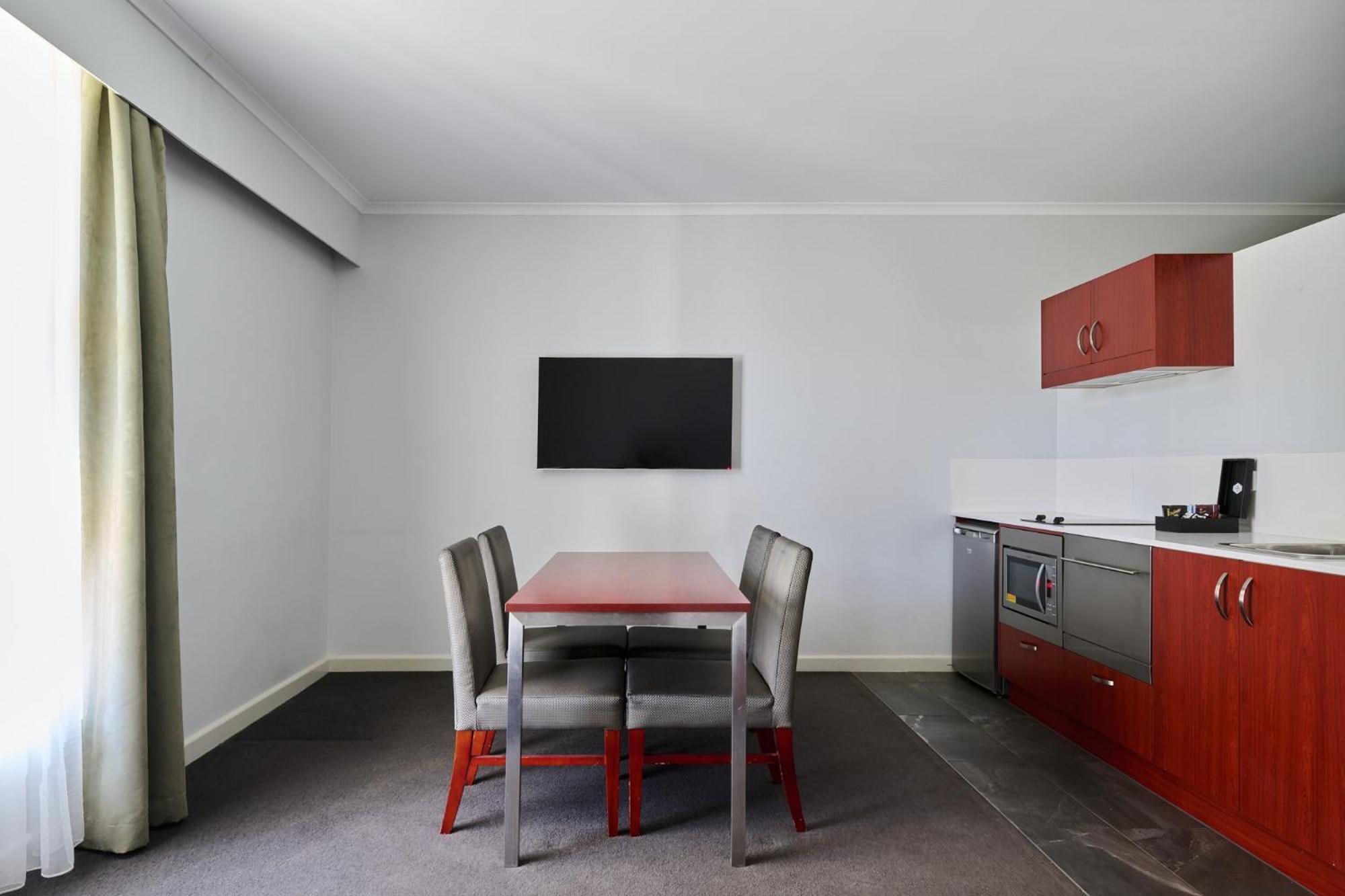 Abode Narrabundah Hotel Canberra Exterior foto