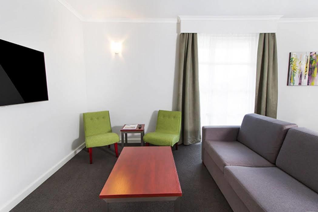 Abode Narrabundah Hotel Canberra Exterior foto