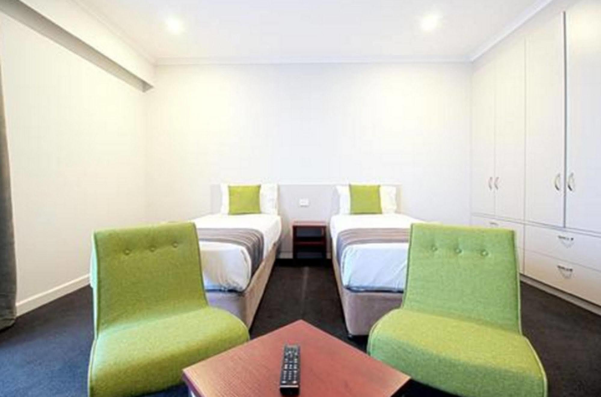 Abode Narrabundah Hotel Canberra Exterior foto